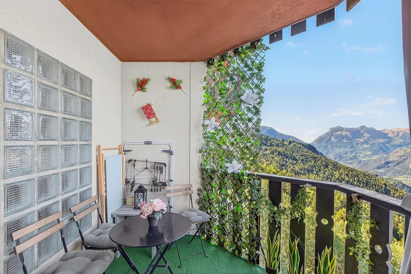 'Chaleureux 4 Couchages' Apartment with Mountain View, Private Terrace and Wi-Fi - Image 1