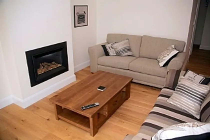 3 bedroom cottage near Arundel Castle and Beach - Image 1