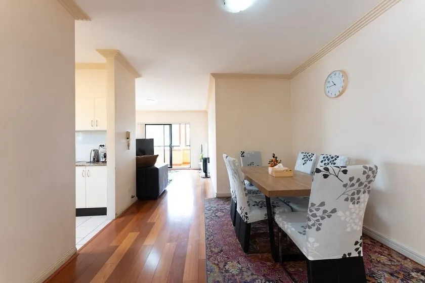 Sydney Two-Level 3BDR 3BATH near CBD & Olympic Park - Image 1
