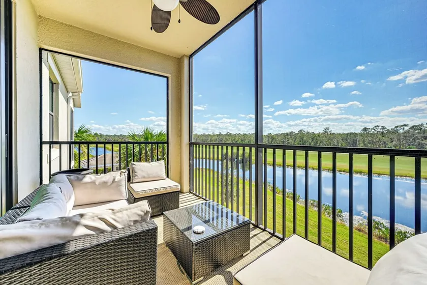 Golf Course Views! Luxe Lakewood Ranch Condo - Image 1