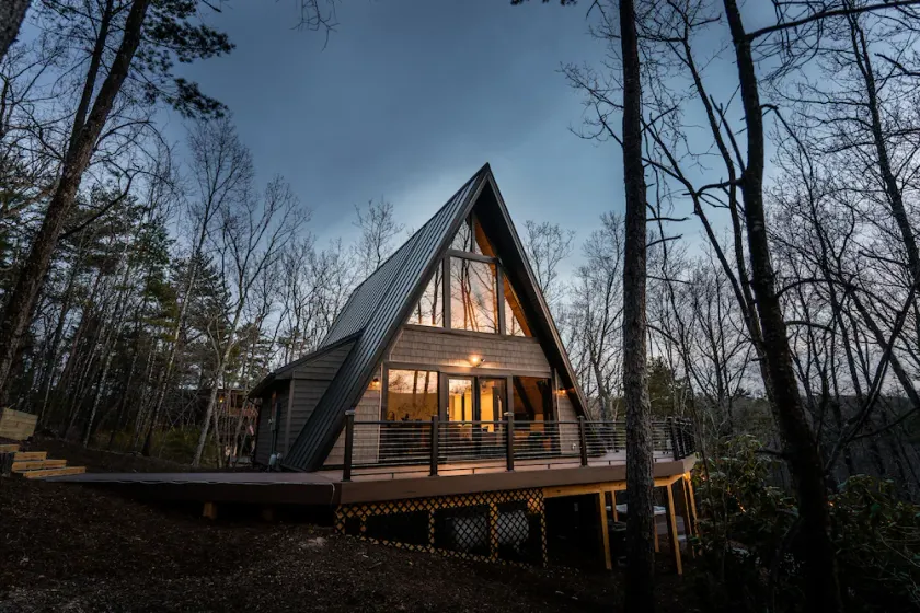 A-Frame, Hot Tub, Fire Pit, Game Loft, 1 Mile to Bryce - Image 1