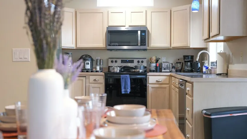 Relaxing home w/king suite in South Anchorage! - Image 1