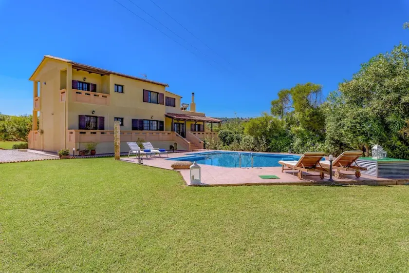 Beach at 100mt ★ Walk to Taverna & Grocery ★ Seaview ★ Private Pool - Image 1