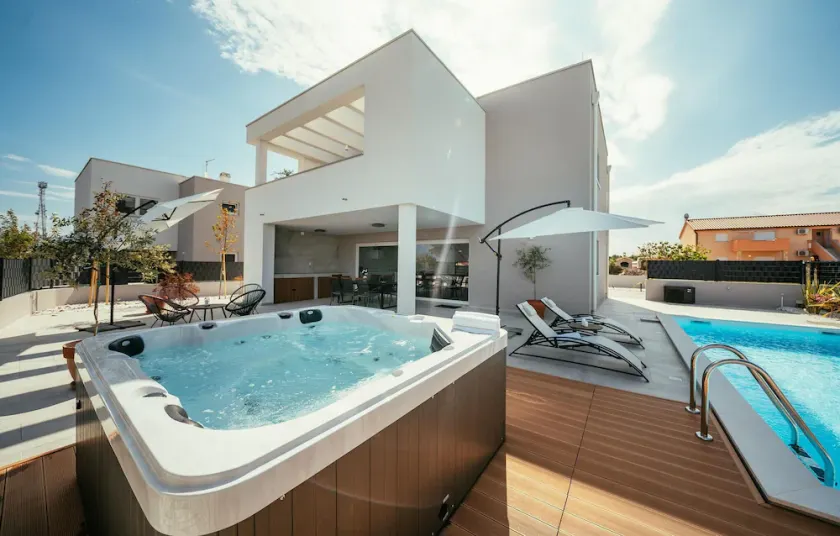 Gorgeous home in Zaton - Image 1