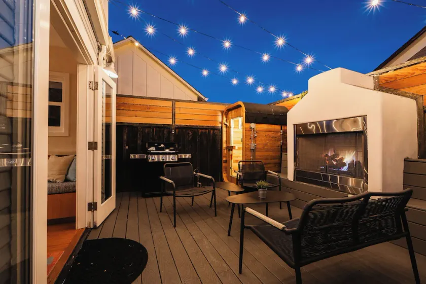 Opdateret Historic Home w / Hot Tub & Private Deck. En blok til stranden og centrum! - Image 1