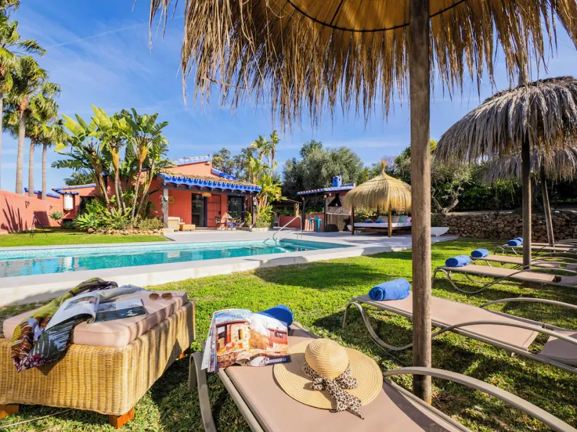 Villa med privat pool og haver - Image 1