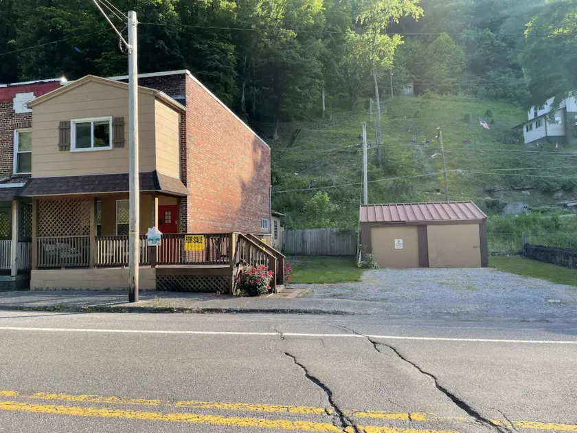 The West Virginia Way, The Cackalacky Shack - Image 1
