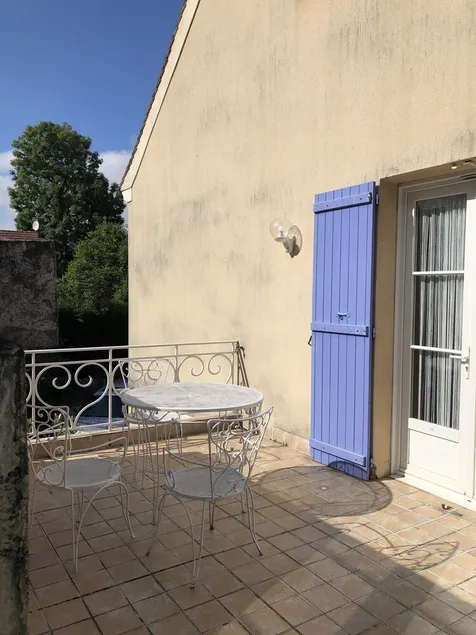 Beautiful 2 room apartment with private terrace and beautiful view over the countryside. - Image 1