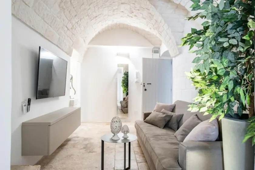 GuestHost - Palazzo Rapanà - Luxury Apt with hydromassage pool - Image 1