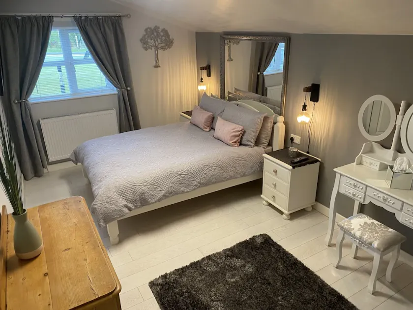 Private Rural Barn Annex, Pet Friendly With Free Wi-Fi and Parking On Premises - Image 1