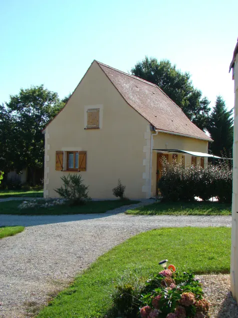 Comfortable 8-person house with shared heated pool between Sarlat and Cahors - Image 1