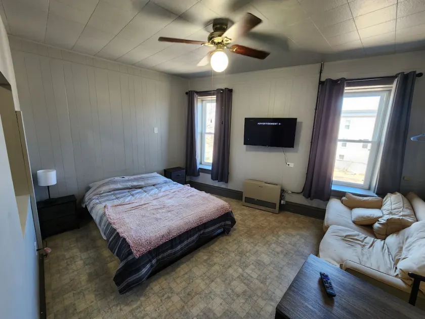 Cozy Studio Apt Near MTU, Houghton & Keweenaw, Full Amenities & Trail Access - Image 1