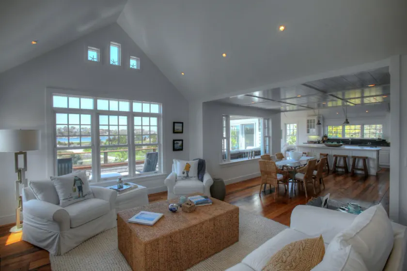 Belle maison de Cape Cod. Vue sur l'océan et haute décoration de fin - Image 1