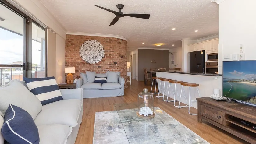 Enjoy this relaxed hamptons inspired coastal getaway located in the heart of Tuncurry village. - Image 1