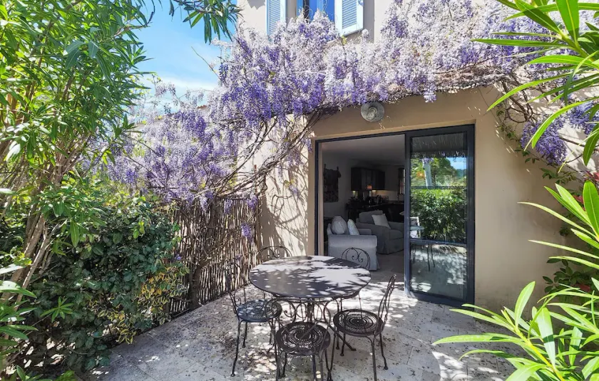 Lovely home in Saint-Laurent-de-la-Ca with WiFi - Image 1