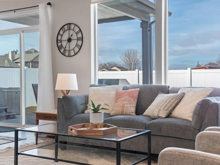 Modern Spacious Family Home w/ Hot Tub & Fire Pit - Image 1
