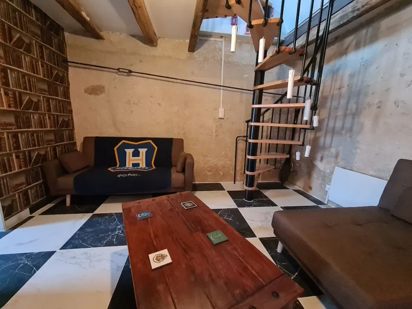 Enchanting Countryside Retreat: Cozy Cottage with Pool, Kids' Games, Netflix, and WiFi - Image 1