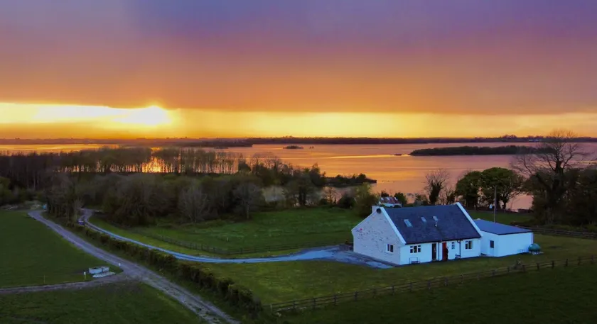 BROWNSTOWN LODGE - Fishing Lodge & Country House m. Seeblick u. Alleinlage, WIFI - Image 1