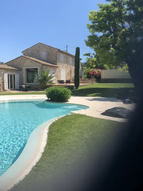 EXCEPTIONAL AND RARE, 15 km from MARSEILLE, BE 3 km FROM AUBAGNE, MAS DE STANDING - Image 1