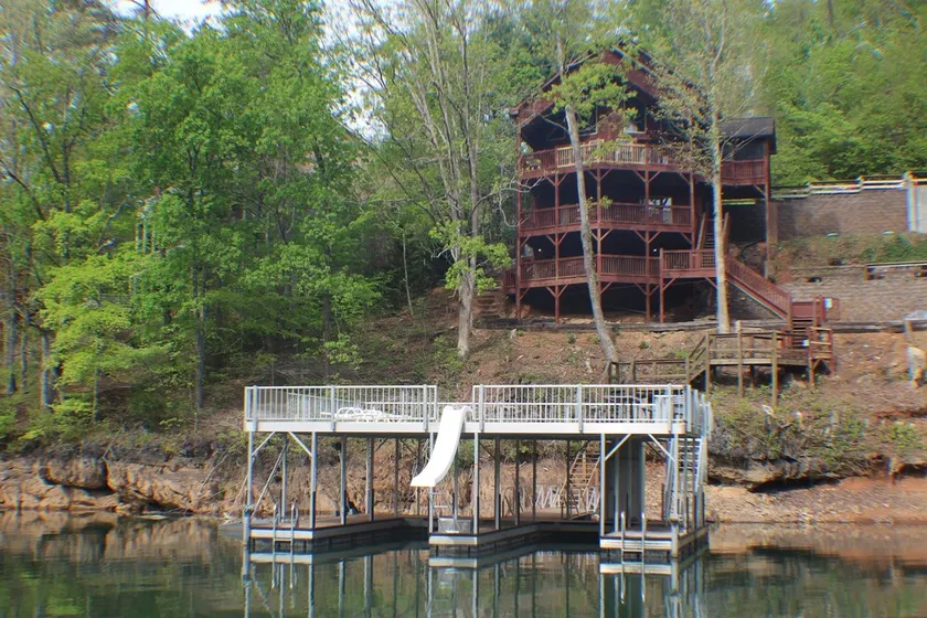 Bottoms Up double deck dock w/ slide, hot tub, near famous 'jumping bridge' - Image 1