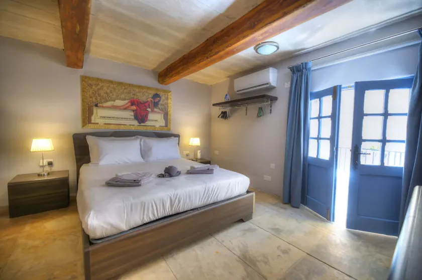 Cosy, central 1BR home in the heart of Valletta - Image 1