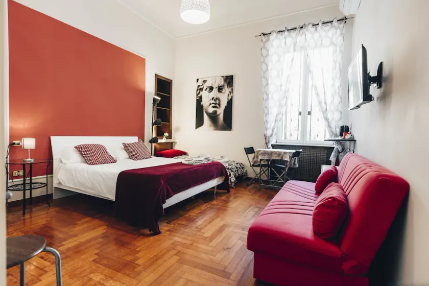 Family Room in centre of Naples - Image 1