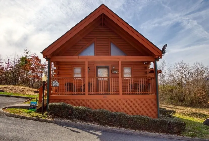 2b2b Cozy Cabin-Walking distance to Parkway! 208 - Image 1
