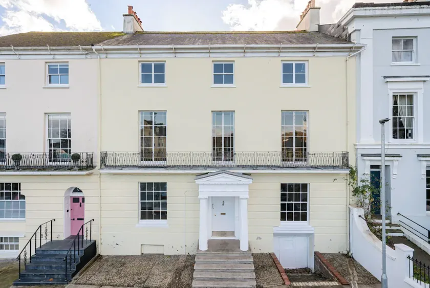 Grade 2 Georgian Townhouse - Image 1