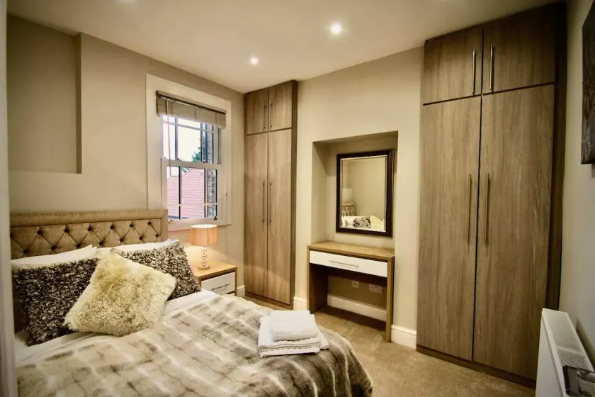 Mill House Townhouse - Image 1