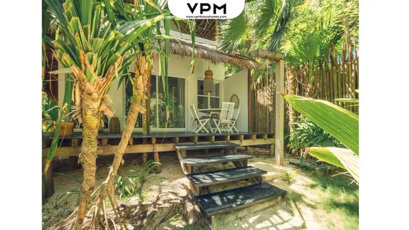 Two Bedroom House garden view - Image 1