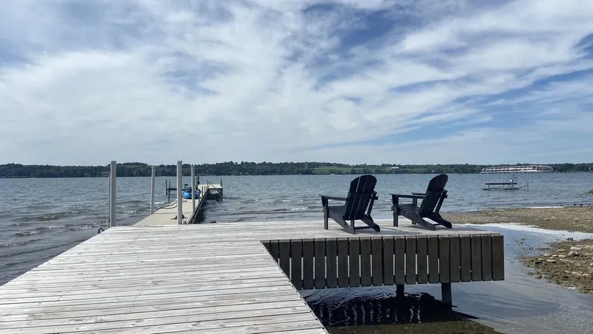 Level Lakefront less than 2 miles to the village of Skaneateles - Image 1