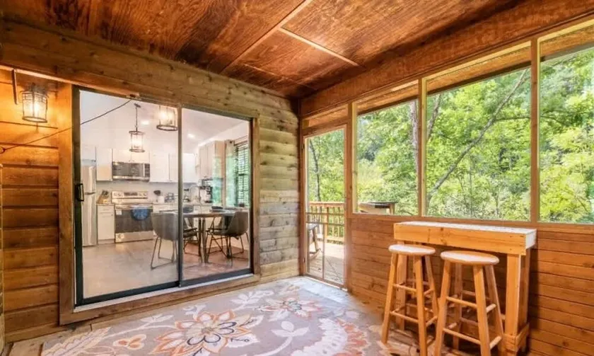 Smoky Snuggle Spot - Cozy Cabin, Close to Dollywood & Dog Friendly! - Image 1