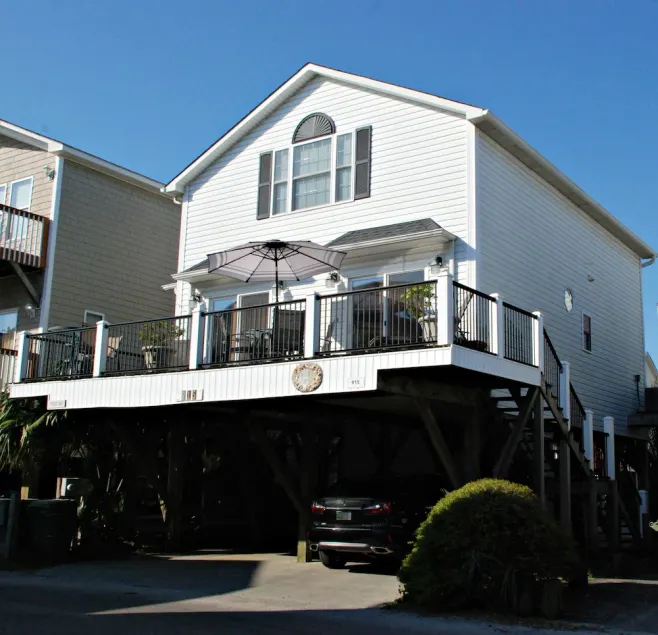 Cozy Beach House w/ Ocean Views & GREAT Amenities! - Image 1