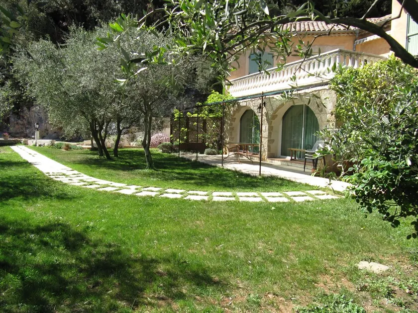 Provencal villa in Cabris, between sea and mountains. - Image 1