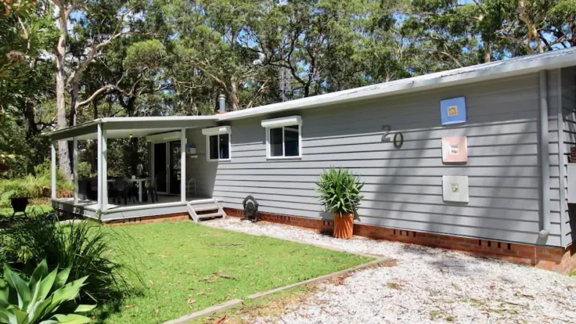 Wrights Beach Bungalow - WALKING DISTANCE TO THE WATER - Image 1