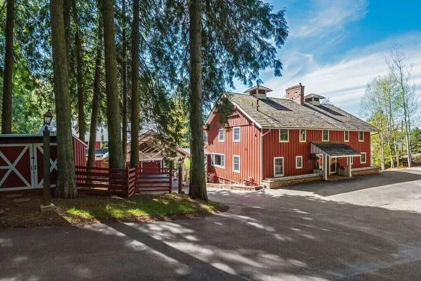 One of a kind gem- 2 rental units on 1.2 lakefront acres ideal for 2 families  - Image 1