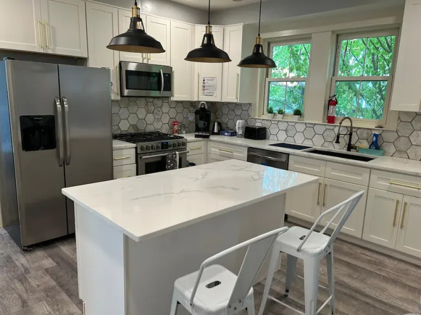 Homestay BnB Near Downtown Boston - Image 1