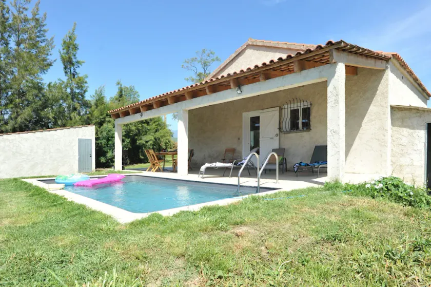 Villa 70m² Private heated pool, large garden - Image 1