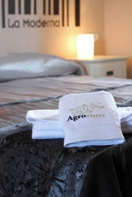 Stuga för sex med Spa bredvid floden - Image 1