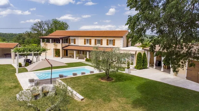 Villa Viscum in Central Istria for 8 persons with large garden - pet friendly - Image 1