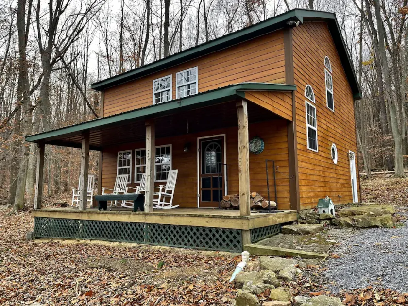 Creekside Cabin Vacation Rental - Image 1