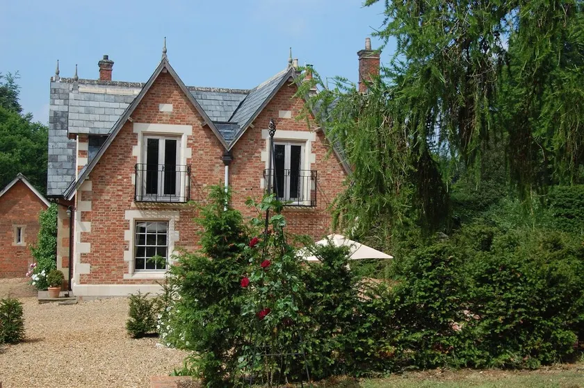 Victorian Old Coach House With Superking Master Bedroom suite and Tennis Court. - Image 1