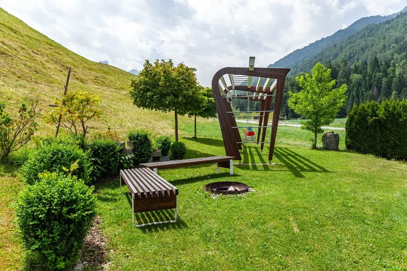 Apartamento \"Robi\" con vistas a la montaña, jardín y Wi-Fi - Image 1