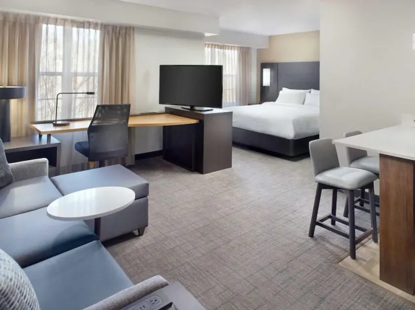 Just a quick drive to downtown Raleigh and Durham! With FREE Breakfast, Pool - Image 1