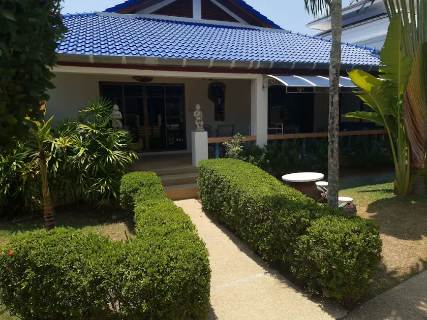 LARGE VILLA SWIMMING POOLS TROPICAL GARDEN SEA GOLF RELAXATION 6 /12 ADULTS - Image 1