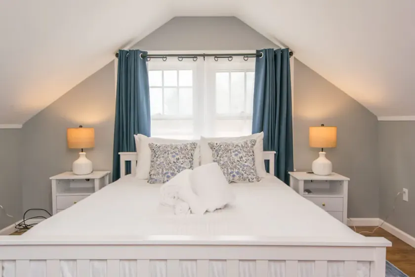 Cozy 3BR w Free Attraction Tix 6 Mins to Town - Image 1
