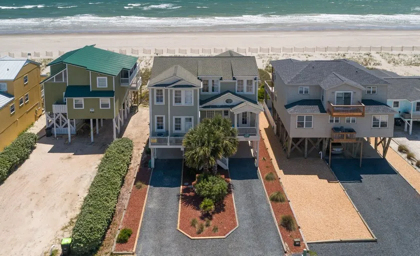 Hobbs Realty - “Southern Belle” | Oceanfront Hospitality w/ Private Heated Pool - Image 1