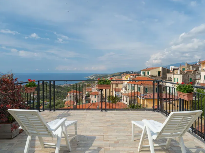 Beautiful  villa for 4 people with WIFI, A/C, TV, terrace and pets allowed - Image 1