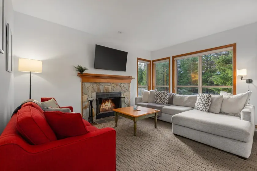 2BR in Painted Cliff, Ski In, Ski Out, Communal Hot Tub, Wood Burning Fireplace, Free Parking - Image 1