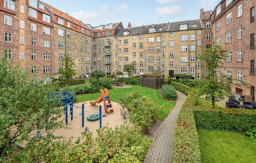 1 Bedroom Cozy Apartment In Aarhus C - Image 1